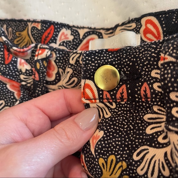 H&M Floral Black and Orange Women's Shorts - Picture 5 of 5